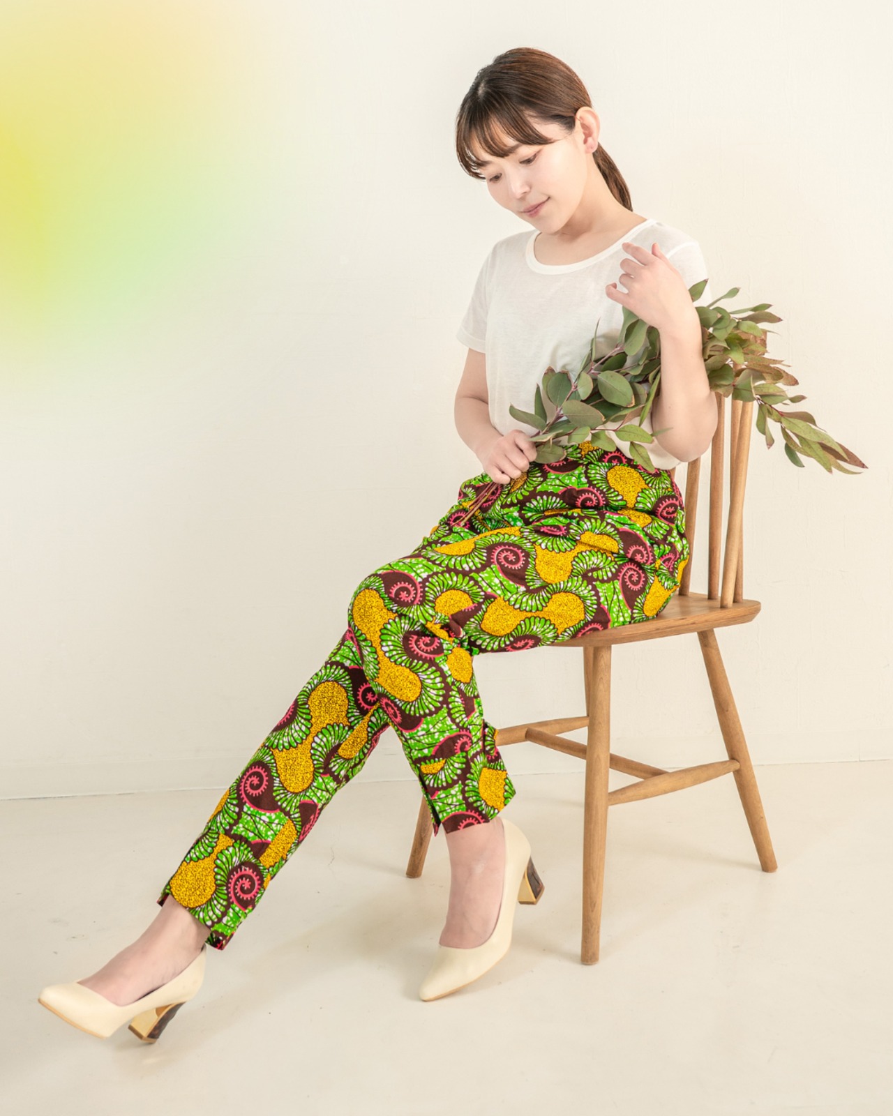フロントスリットパンツ グリーン・イエロー・ピンク（ガーナ産上質ファブリック・日本縫製）｜ アフリカンファブリック アフリカンプリント アフリカンバティック  アフリカ布 パーニュ キテンゲ