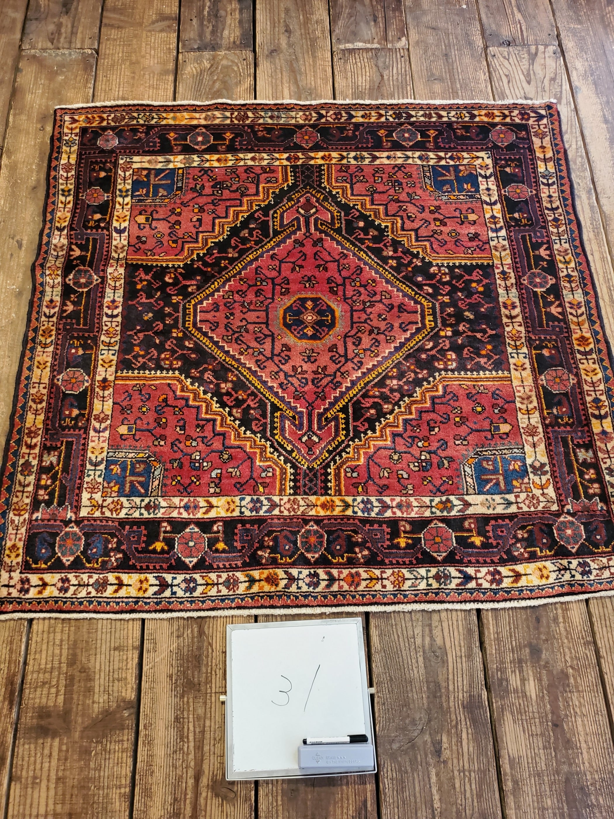 日本（実店舗でご覧いただけます） | ギャッベ先輩の店 gabbeh.life