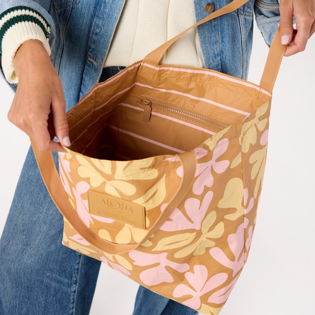 Swoosh Reversible Tote / ALOHA Collection アロハコレクション