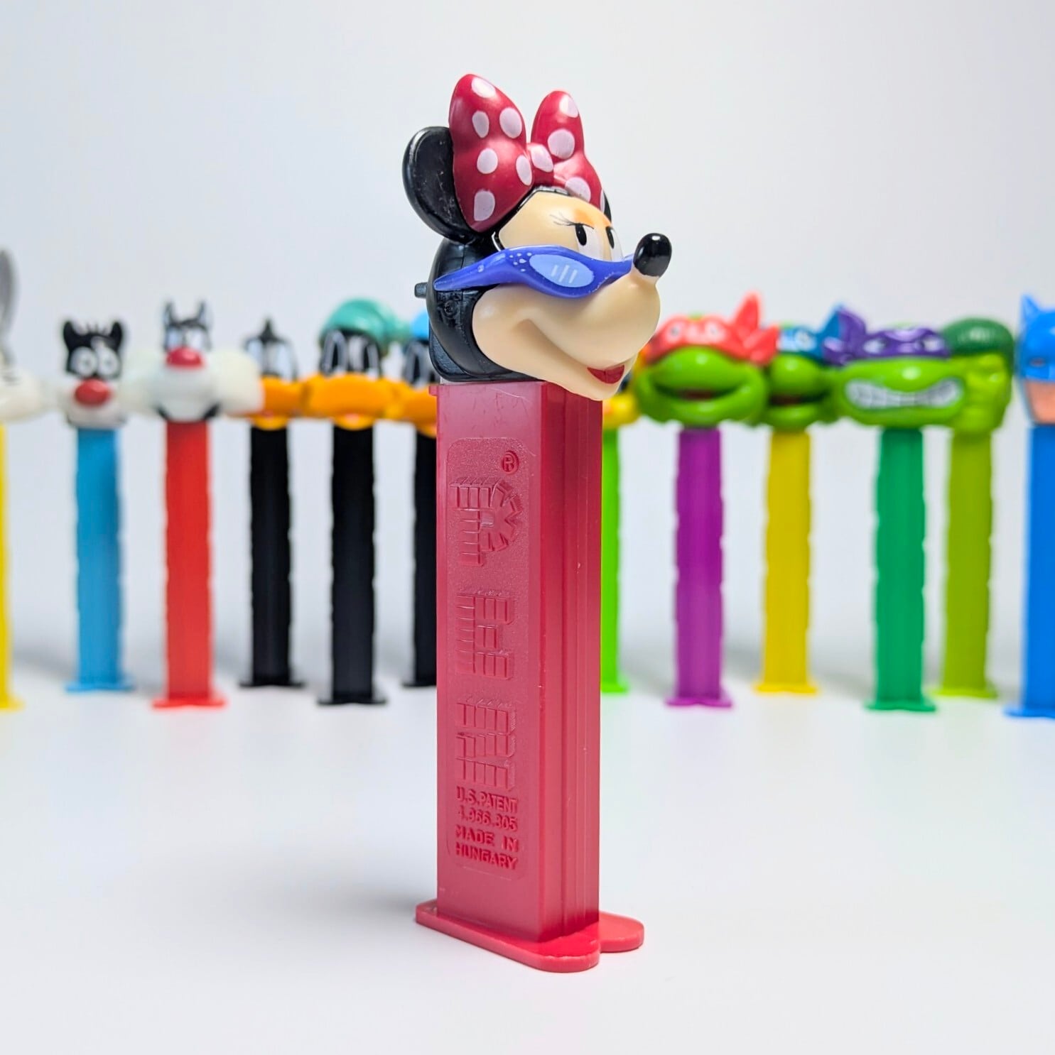 ☆ VINTAGE 90' ☆【 Minnie Mouse ( ミニー・マウス )  】『 リボン&サングラス 』PEZ / ペッツ CANDY&DISPENSER / ヨーロッパPEZ（ハンガリー） 〚アメリカン雑貨 アメトイ〛