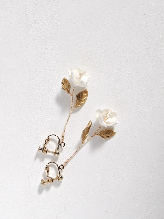 Leni Earrings - Metallic Finish