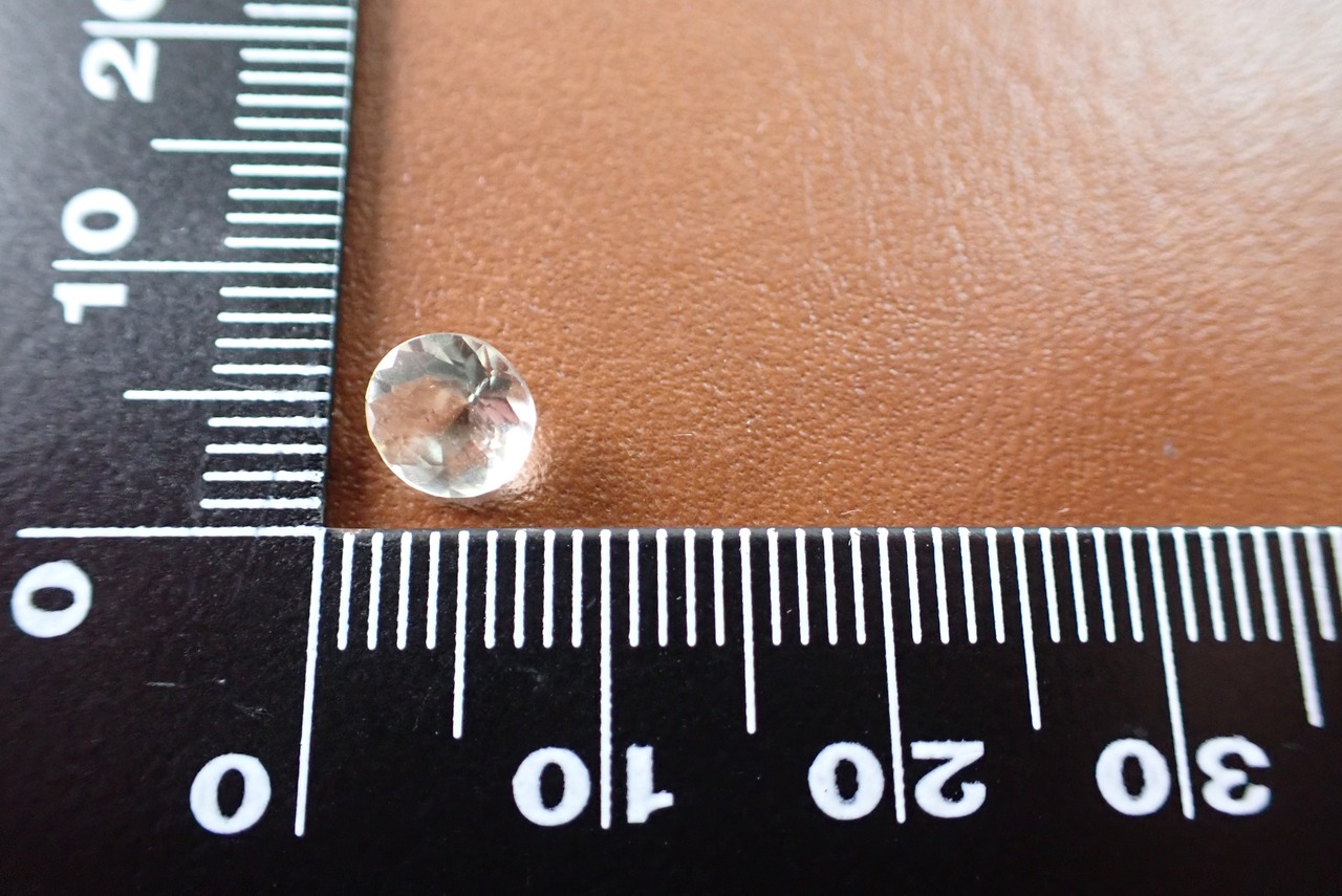 リビアングラス　0.57ct　[C1‐43]