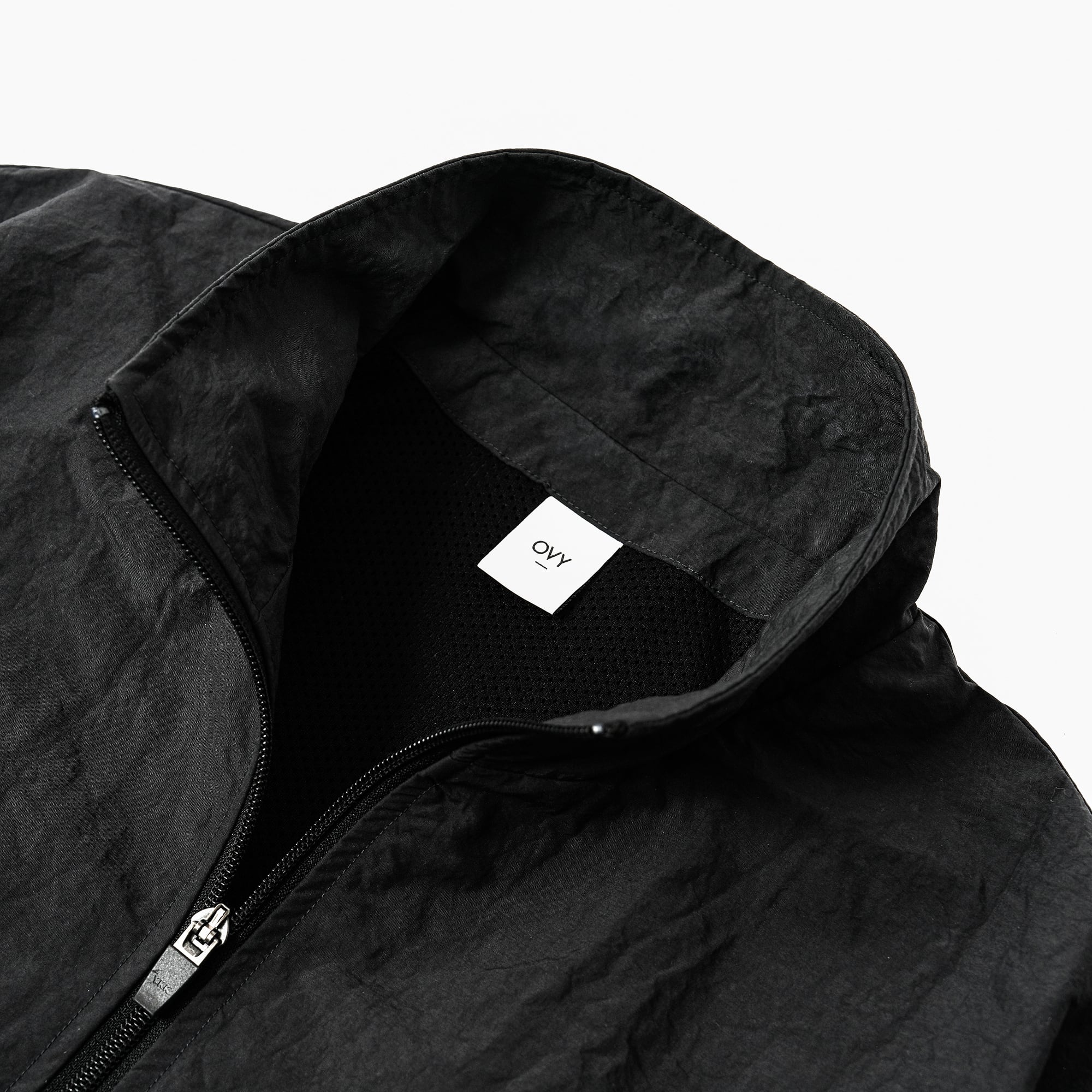 Recycled Nylon Water-repellent Zip-up Jacket (Black) | OVY