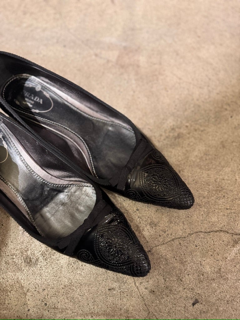 PRADA ポインテッドトゥパンプス 34.5 PRADA ポインテッドトウパンプス | DROOMTUIN_VINTAGE