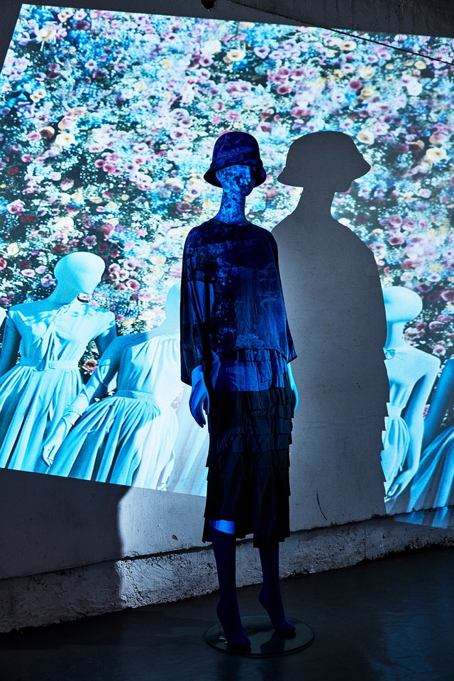 【243B061】バイカラーBigブラウス