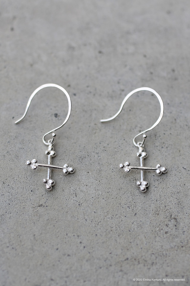 Prayer earrings -cross- -pierced earrings-