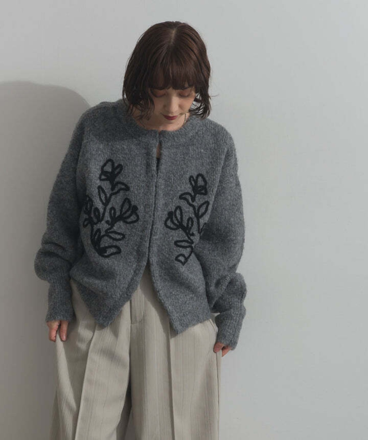 HD255009 テープ刺繍ニットカーディガン gray