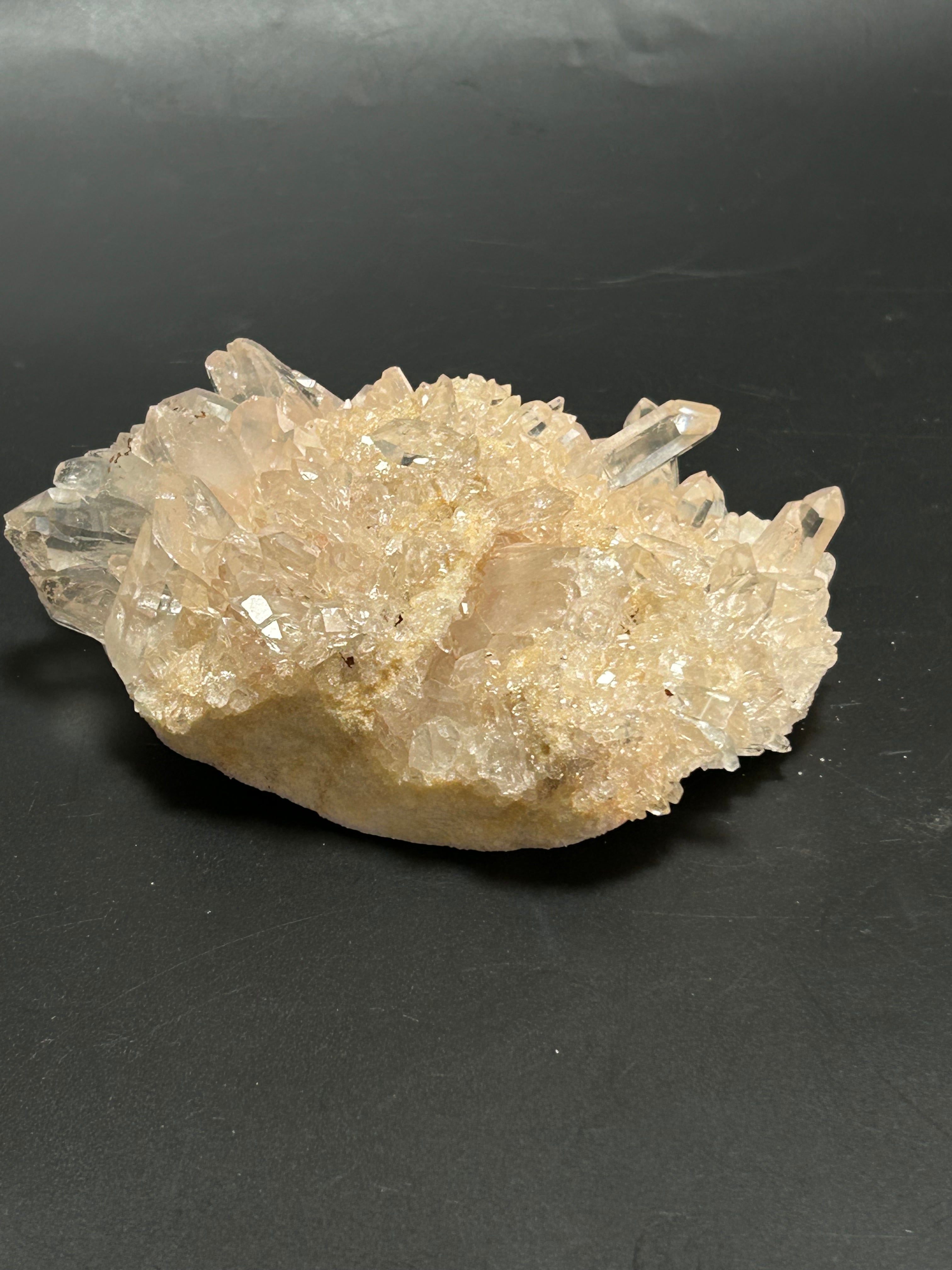 値下げしました！キラキラ美しい中国産水晶クラスター約683g | 天然石