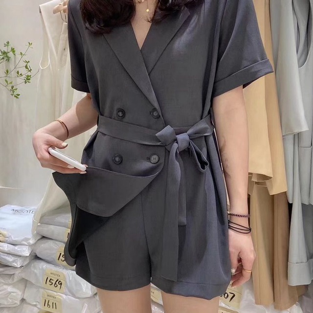 オールインワン ショートパンツ ジャンプスーツ 韓国ファッション レディース サロペットト トレンチコート風 半袖 ショート丈 ハイウエスト レトロ Dtc レディースファッション通販 Mask エムエーエスケー 大人可愛い韓国ファッション オールインワン ショートパンツ ジャンプスーツ 韓国ファッション レディース サロペットト トレンチコート風 半袖 ショート丈 ハイウエスト レトロ Dtc レディースファッション通販 Mask エムエーエスケー 大人可愛い韓国ファッション