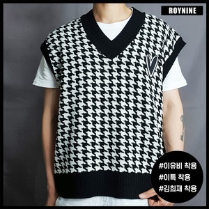 [ROYNINE] Black Houndstooth V-Neck Knit Vest 正規品 韓国ブランド 韓国代行 韓国ファッション 韓国通販 ベスト