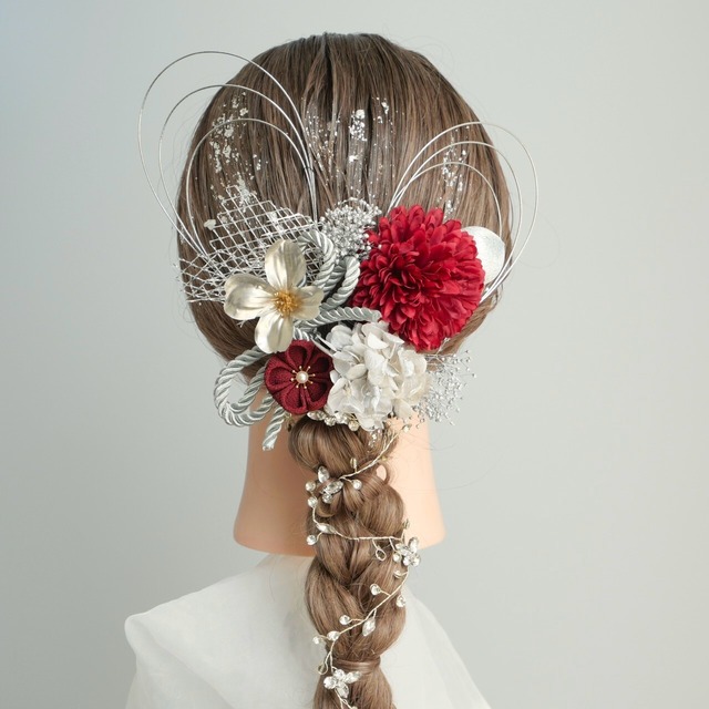 A124 ストーンカチューシャ　ダリア　つまみ細工　赤　シルバー　髪飾り　卒業式　袴　成人式　振袖　結婚式　和装