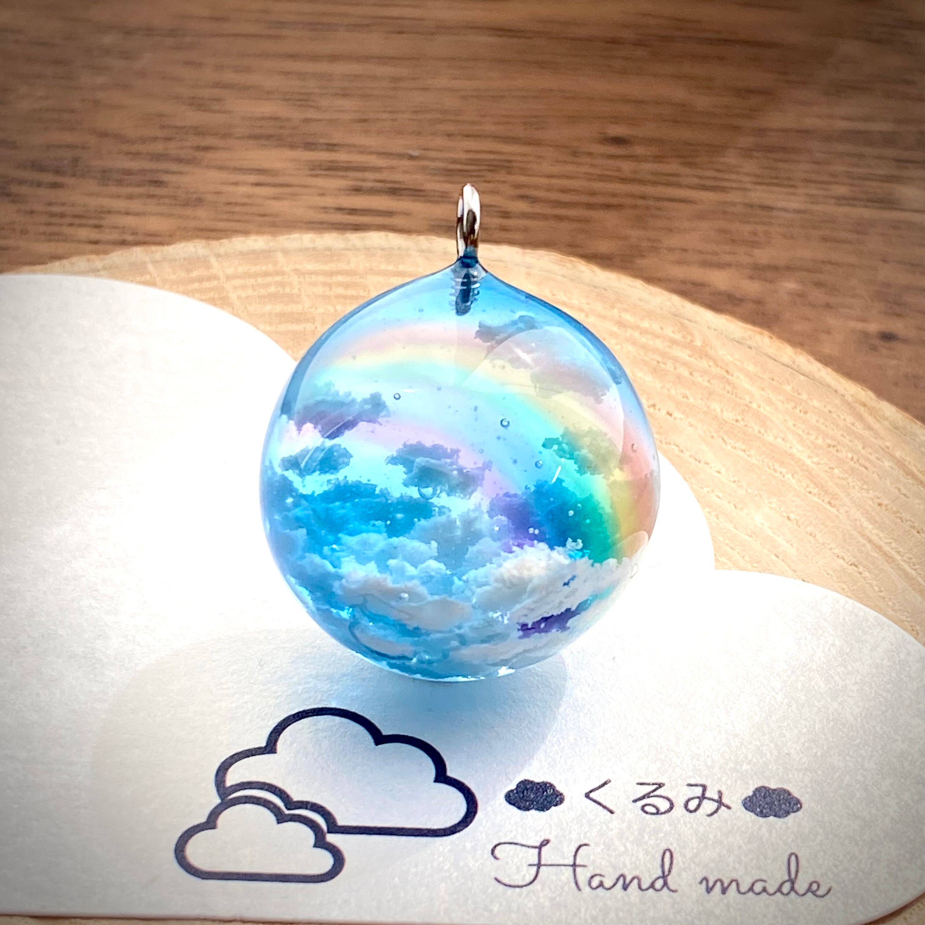 半球の雲レジン 青空にかかる虹