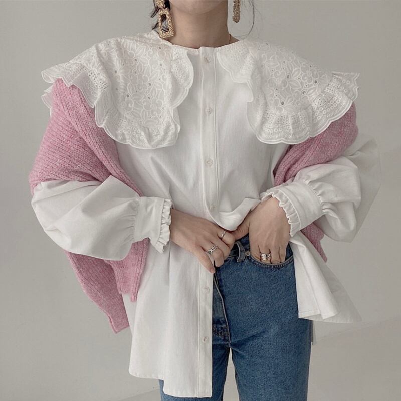 Large collar floral embroidered blouse