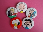 PEANUTS can badge