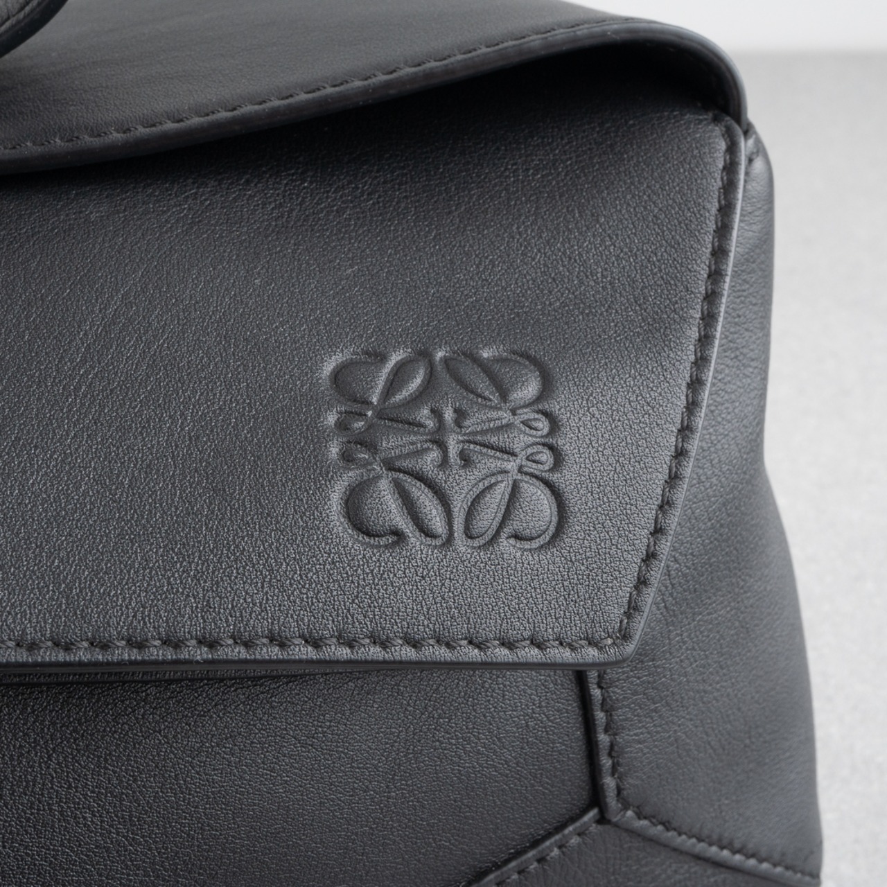 ロエベ パズル ホーボーバッグ ブラック レザー カーフスキン