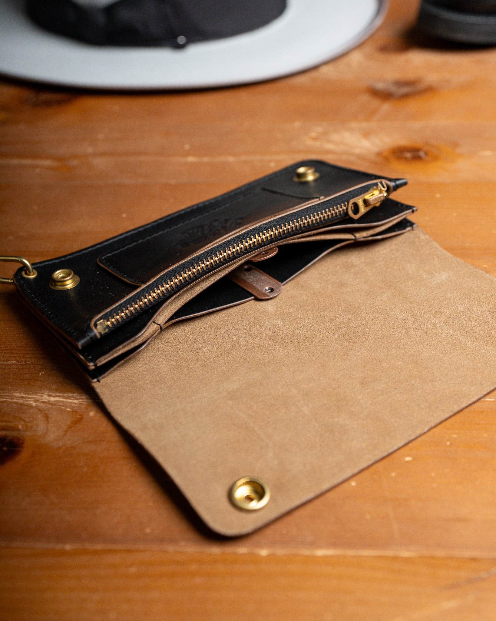 Additive and Line】Tracker Wallet TW-004 Maryam Horse Butt 3層