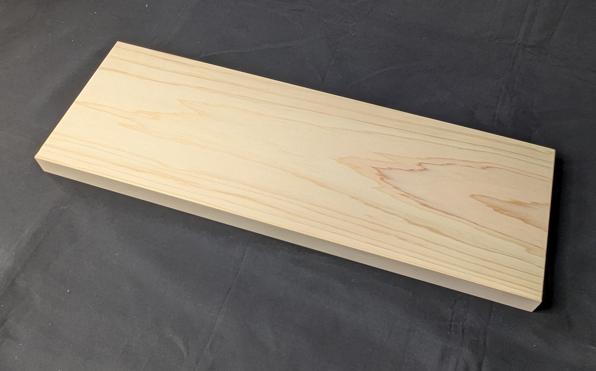 こだわりの天然無垢材まな板