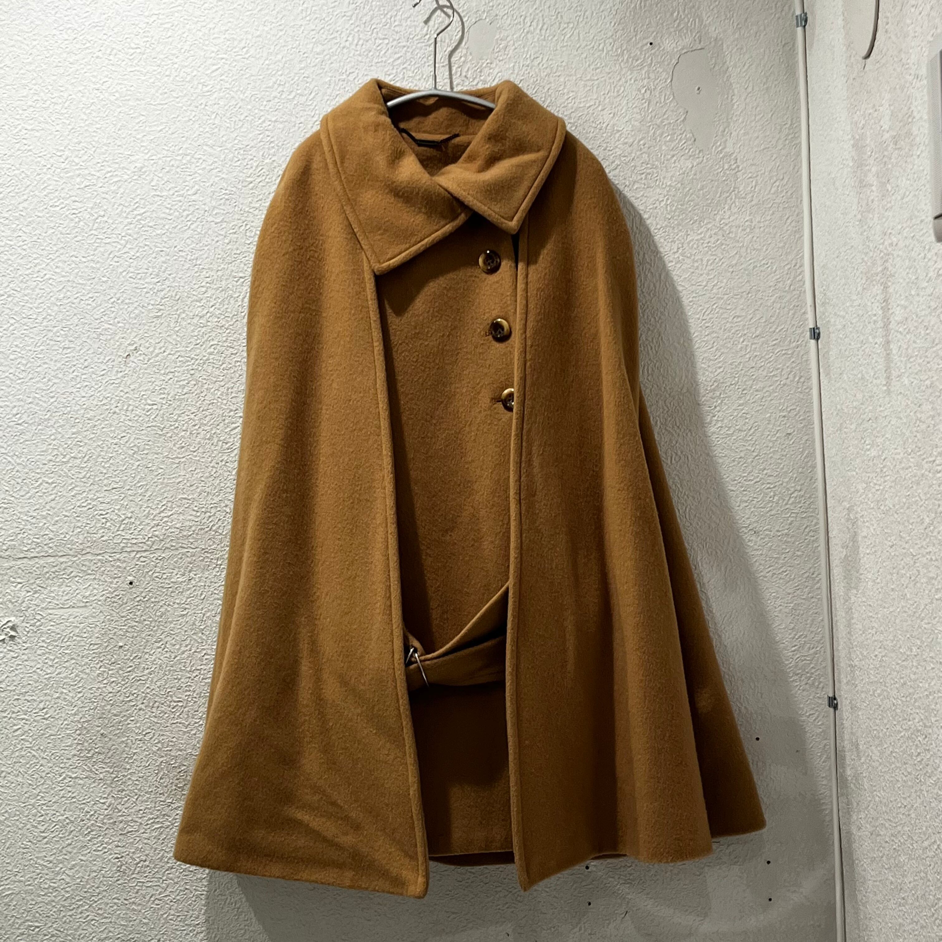 リリーブラウン ケープコート （お問い合わせ多数】レザーパイピング  