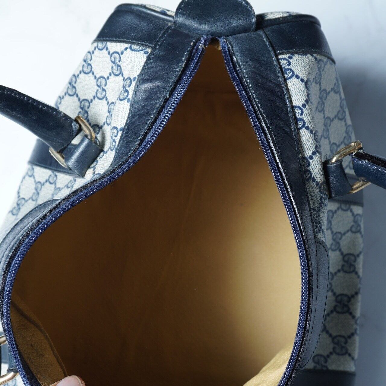 GUCCI】グッチ GG柄金金具ボストンハンドバッグ navy&beige | MIXHIVE