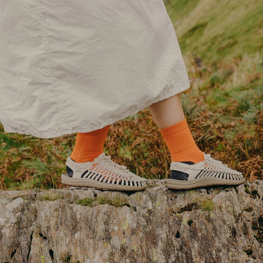 KEEN キーン】UNEEK ユニーク ウィメンズ (White Cap/Cornstalk