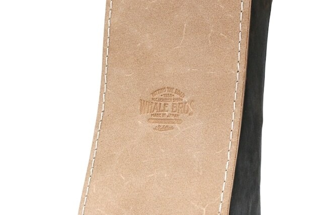 クラックレザー : 60sトラディション ピリオンパッド［縦タック&ロール］(CBW02)