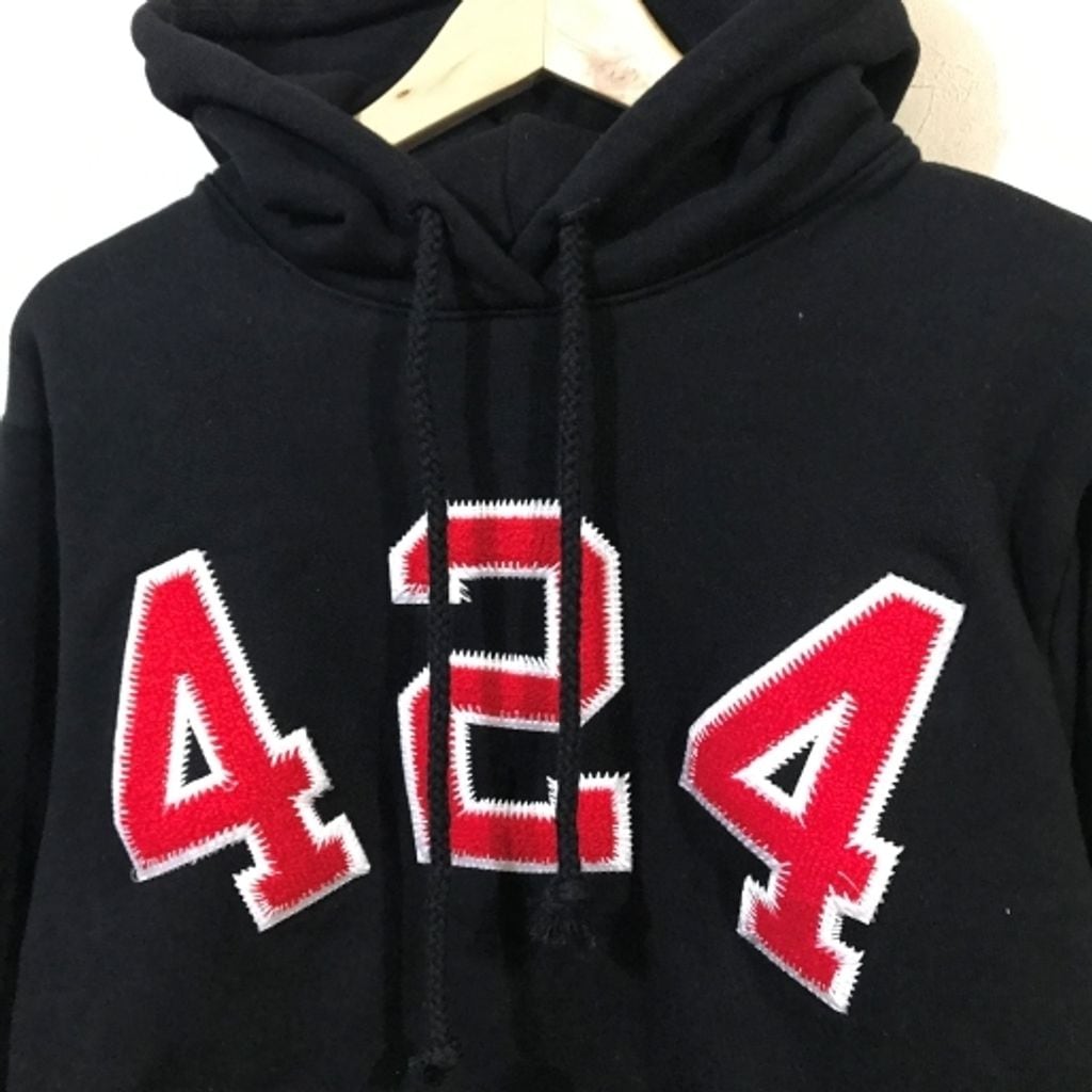 424 FOUR TWO FOUR フォートゥーフォー ワッペンロゴパーカー L