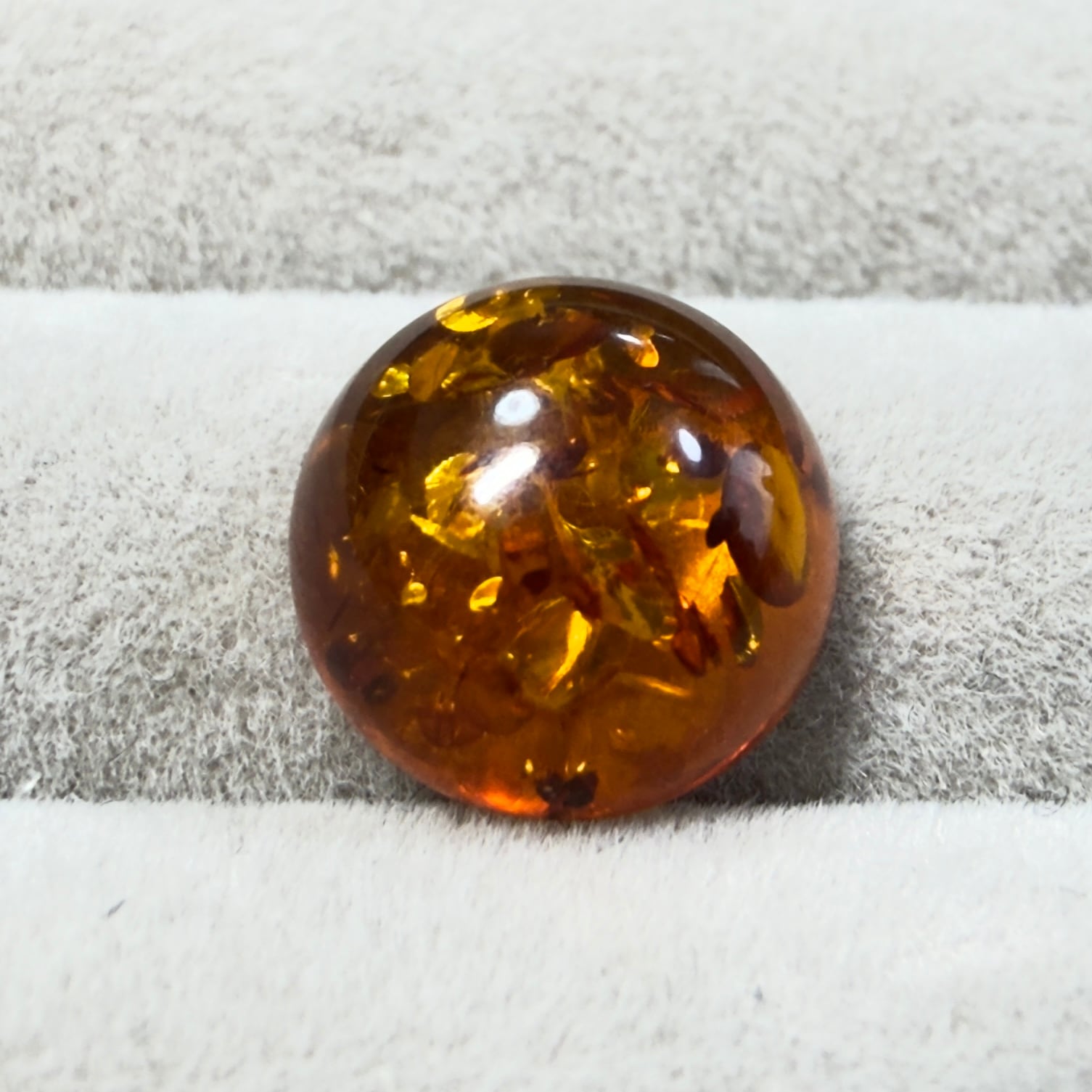 琥珀】 ルース ポーランド産 1.44ct | たからいしルース オンライン