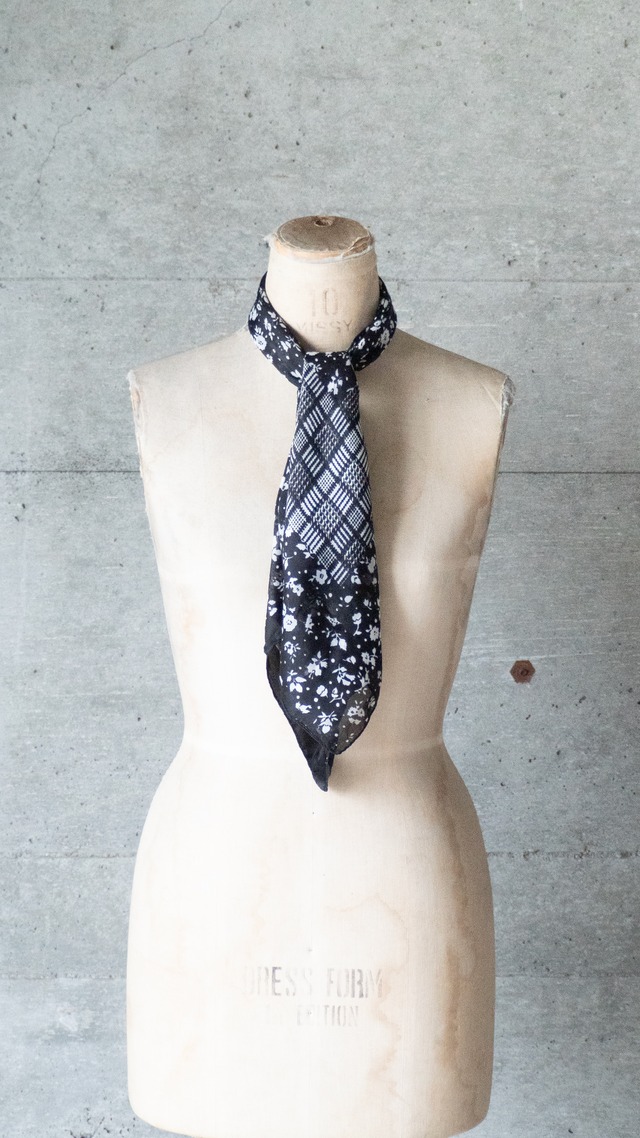 unknown used floral and houndstooth pattern polyester scarf