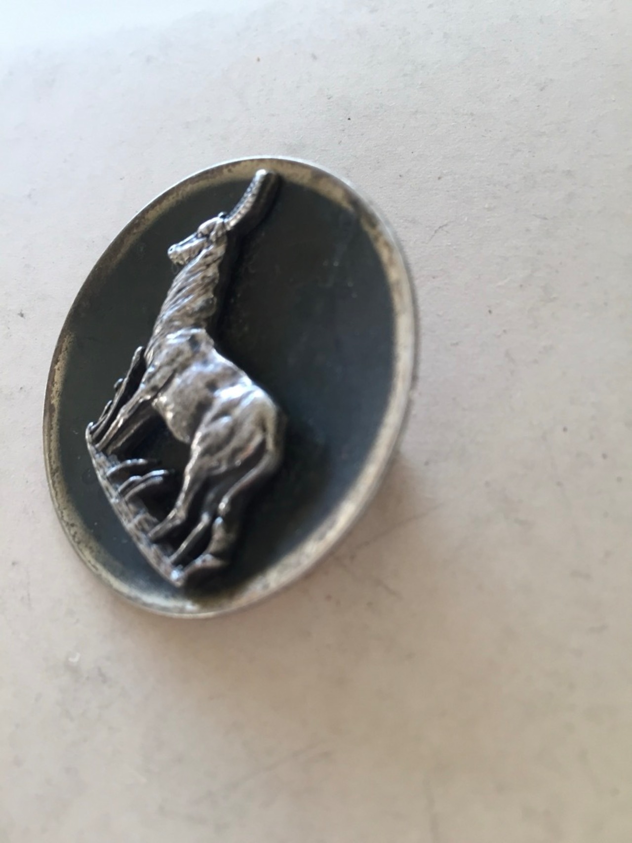 Africa 70s 佇みのガゼルとブローチ ヴィンテージ