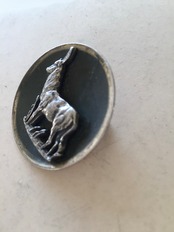 Africa 70s 佇みのガゼルとブローチ ヴィンテージ