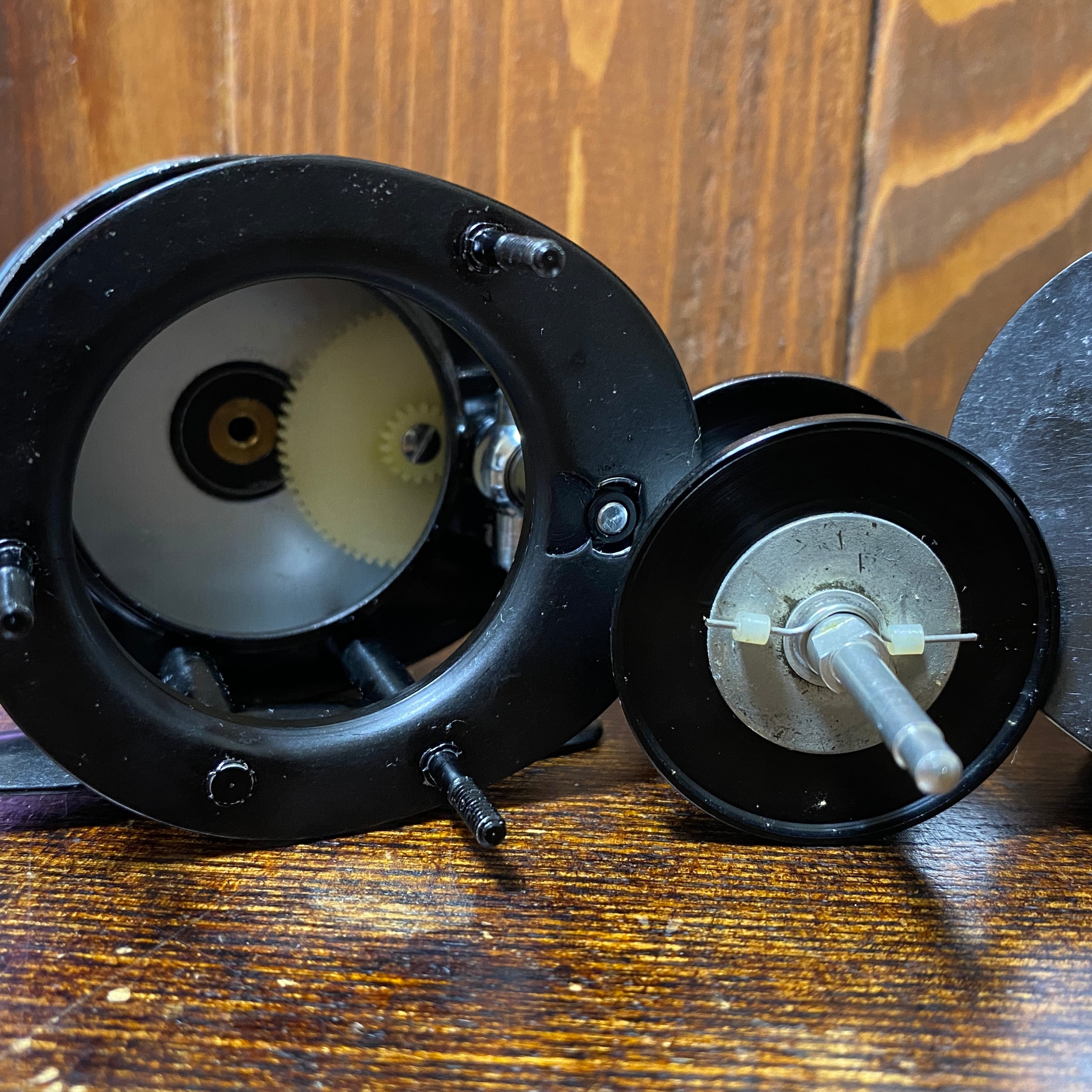 Pflueger 2600 model DB [4055] | Tackleshop GTA