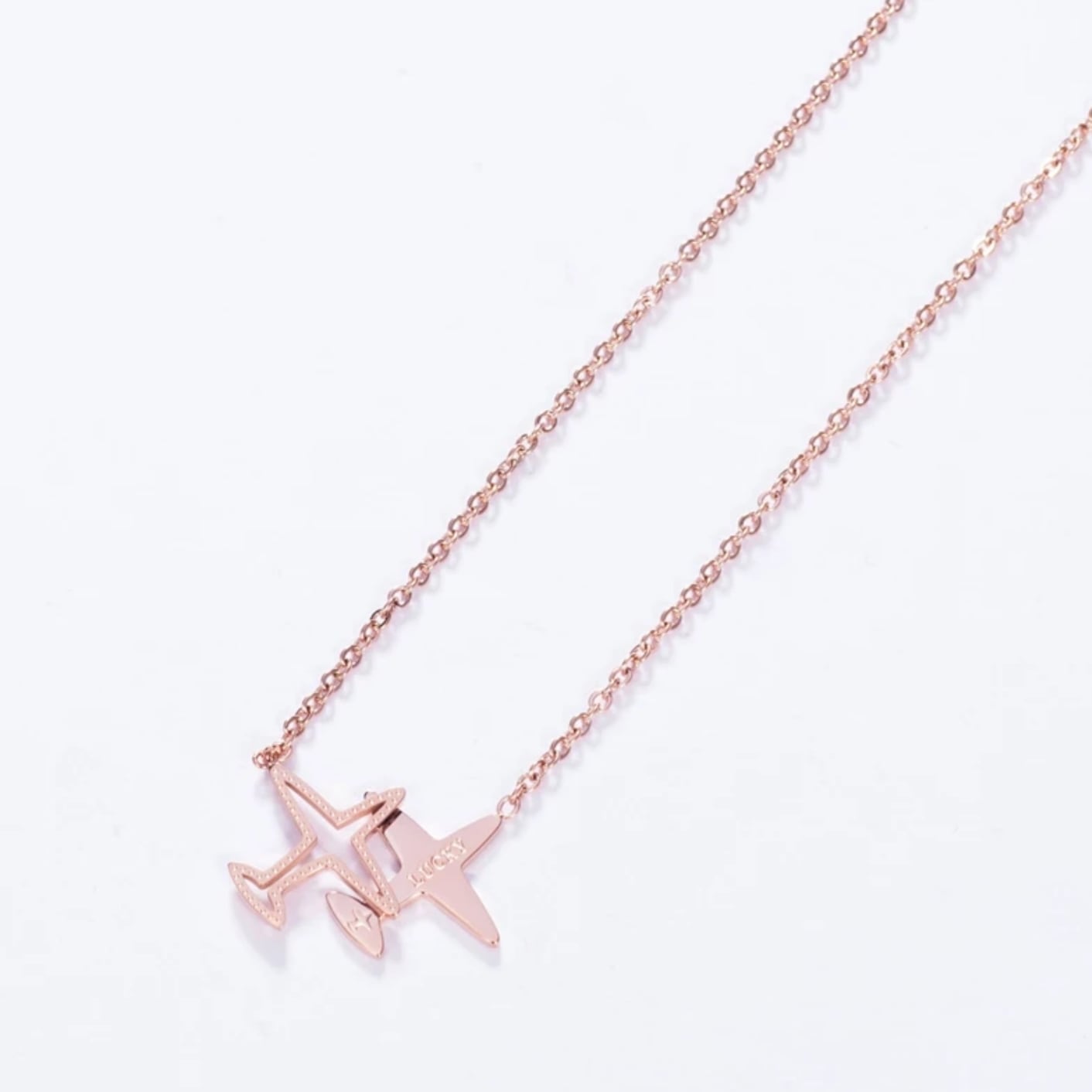 可愛い飛行機のネックレス | ｱｸｾｻﾘｰ&雑貨 Accse.shop