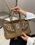 【新作5％OFF・3日間】牛革100％・Rectangular Buckle Bag_6colors