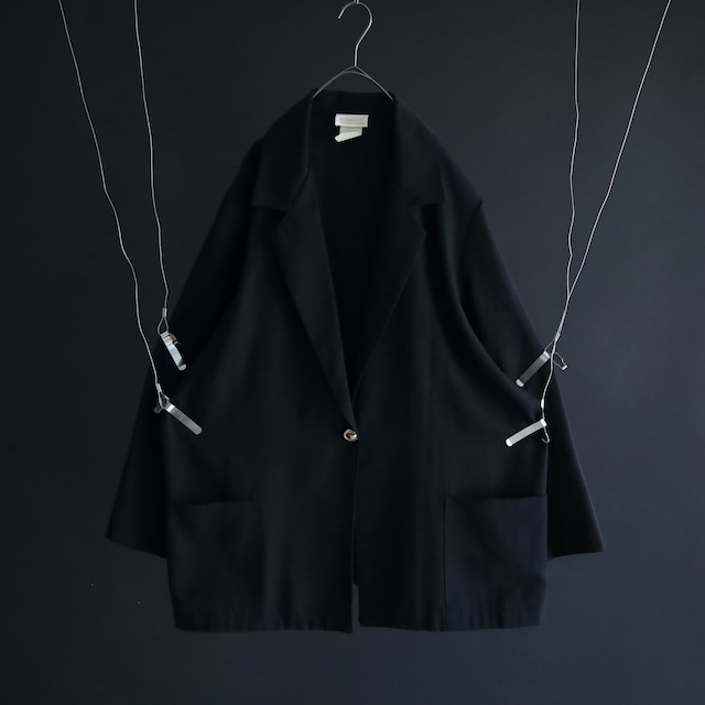 over silhouette 1 button & 2 pockets design easy tailored jacket