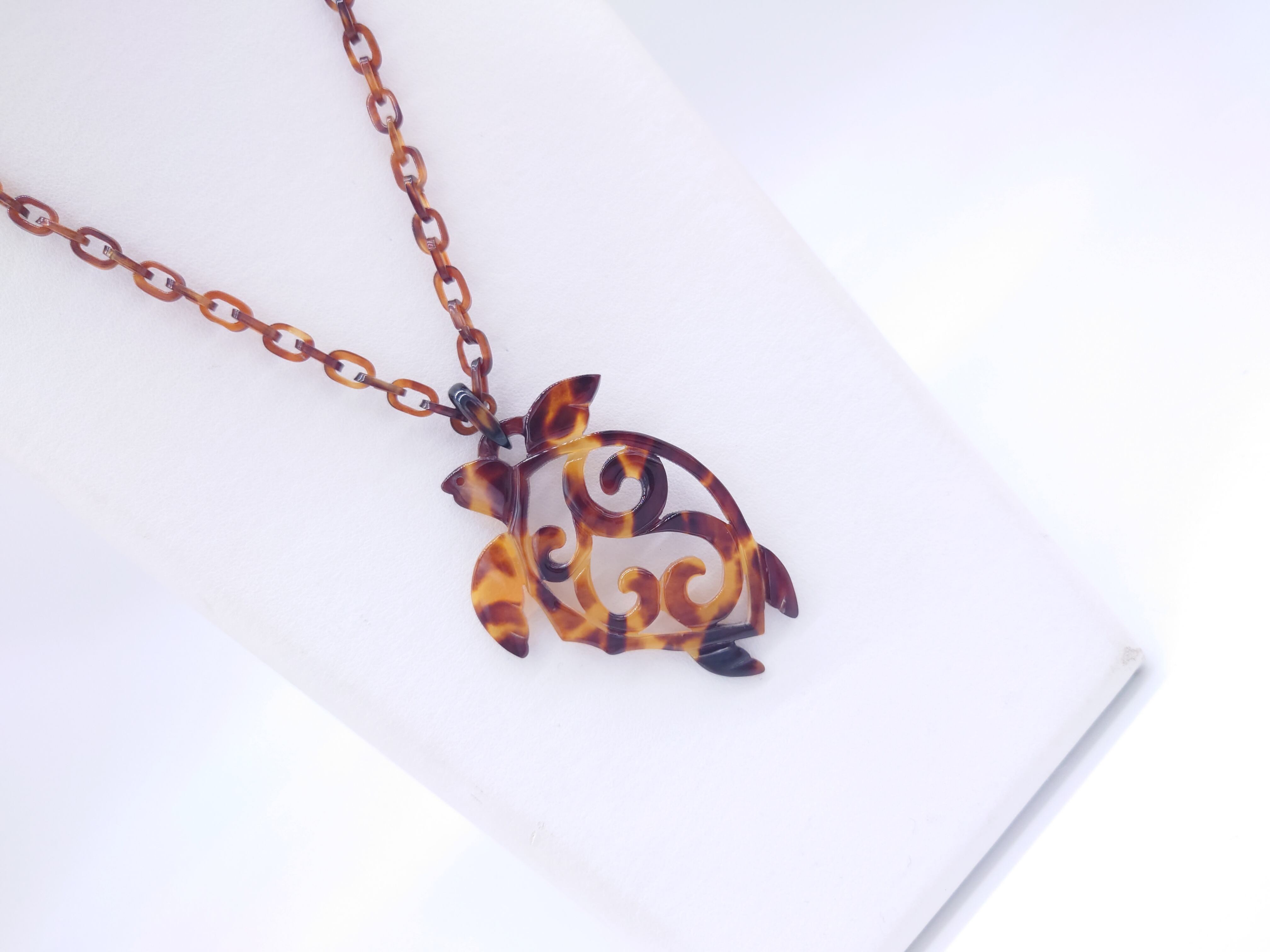 べっ甲　ネックレストライバルデザイン 専用ケース付き べっ甲 ネックレストライバルデザイン 専用ケース付き べっ甲