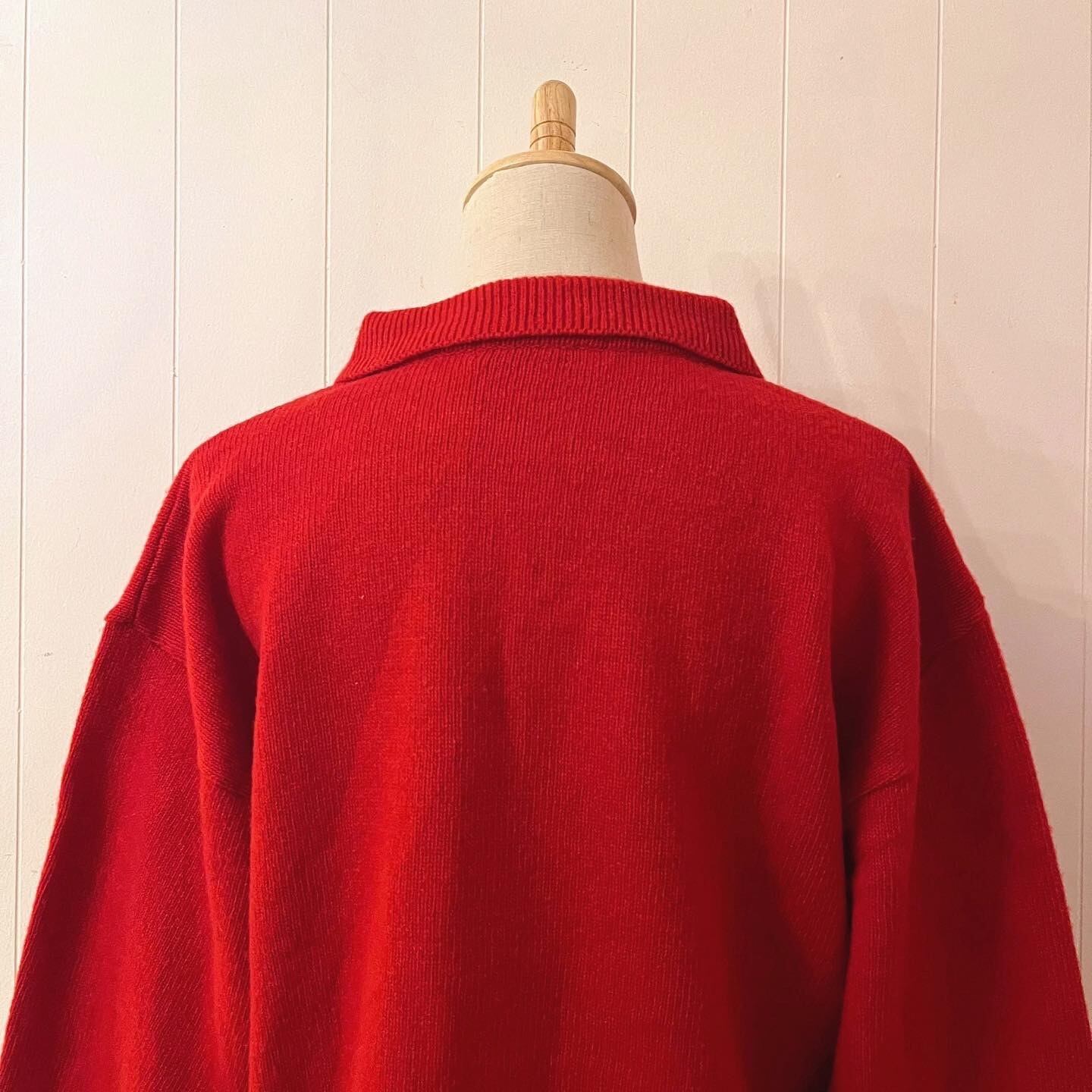 metal button red polo sweater