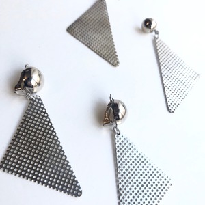 Silver mesh triangle earrings S-001