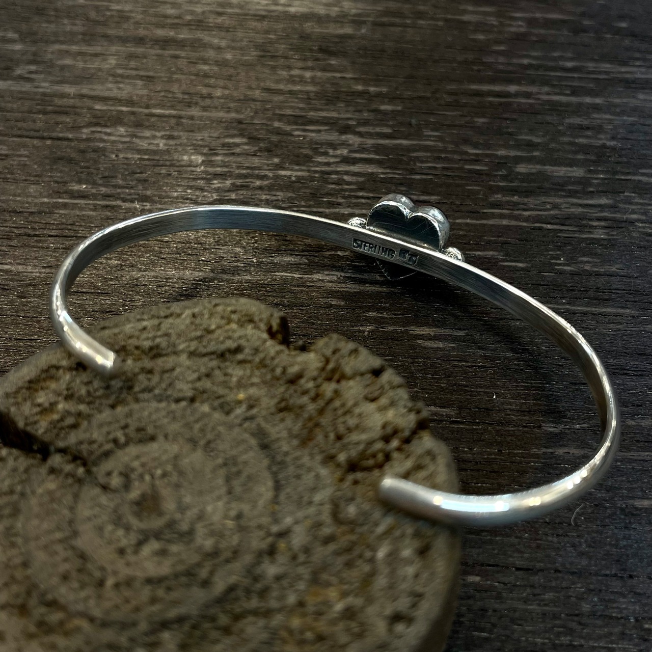 ロビンツォーシー(RobinTsosie) スパイニーオイスターバングル - 2