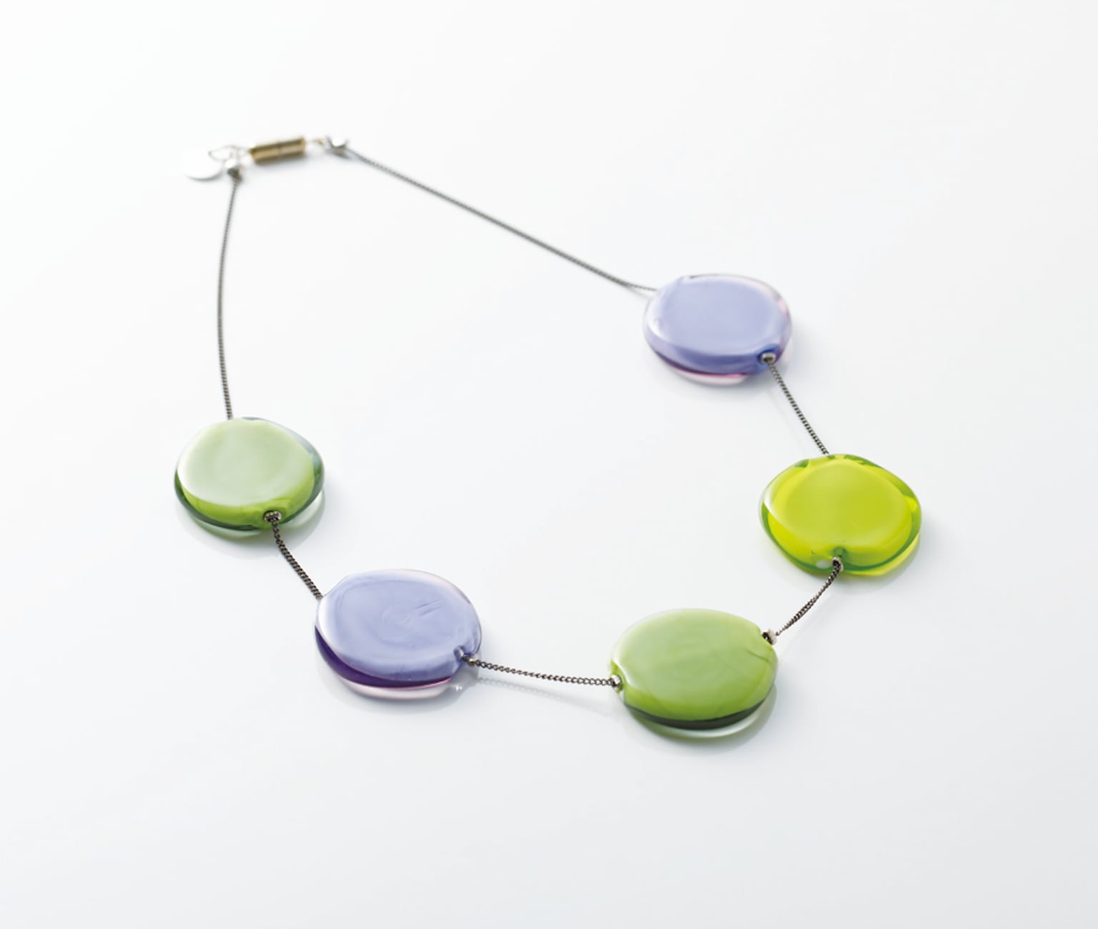 【Piatta (ピアッタ )】 チョーカーネックレス (グリーン&パープル)