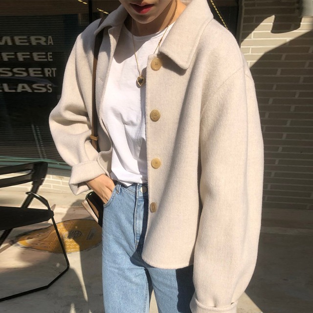 ウールのショートコート　A01321