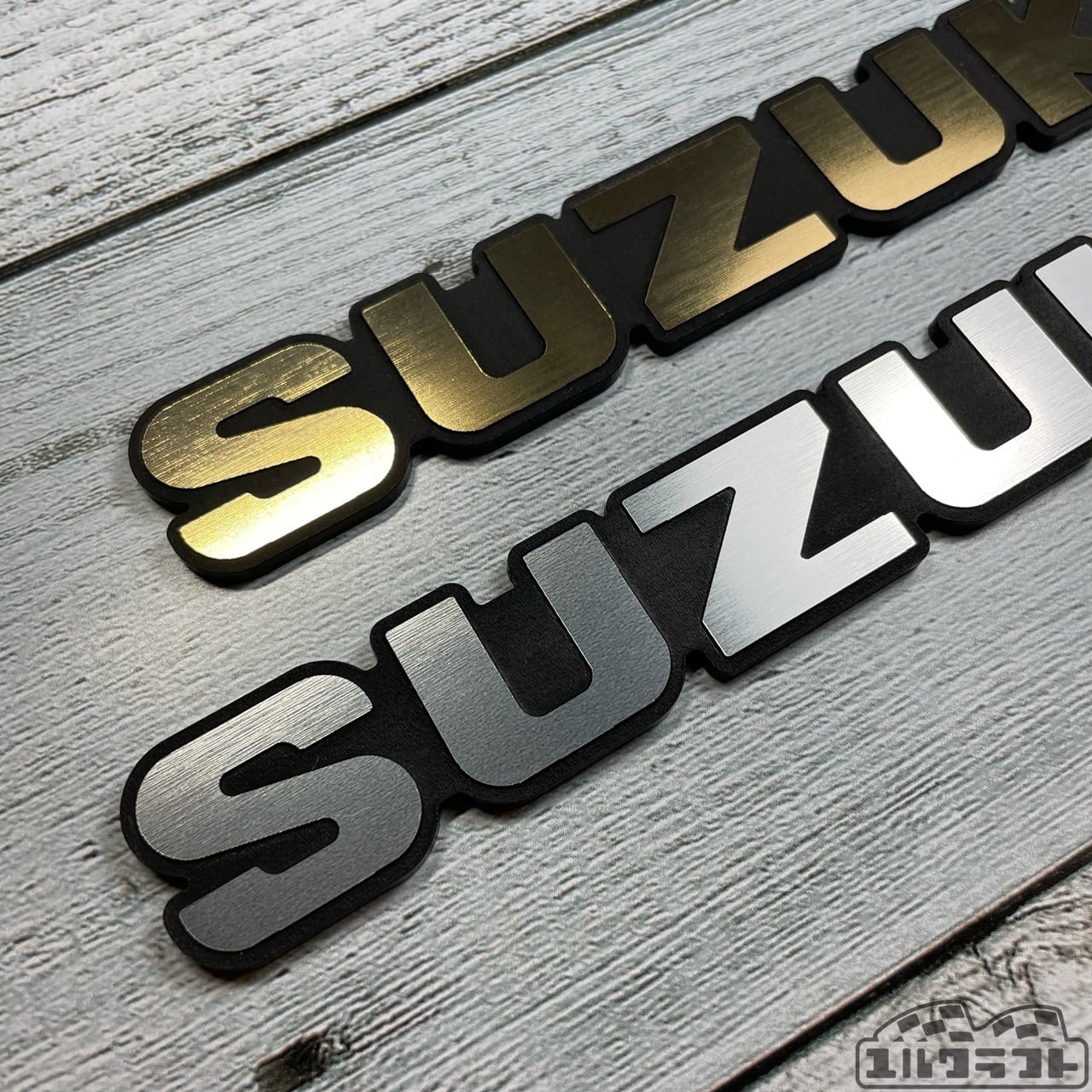 スズキンエンブレム（中）（リアゲート）