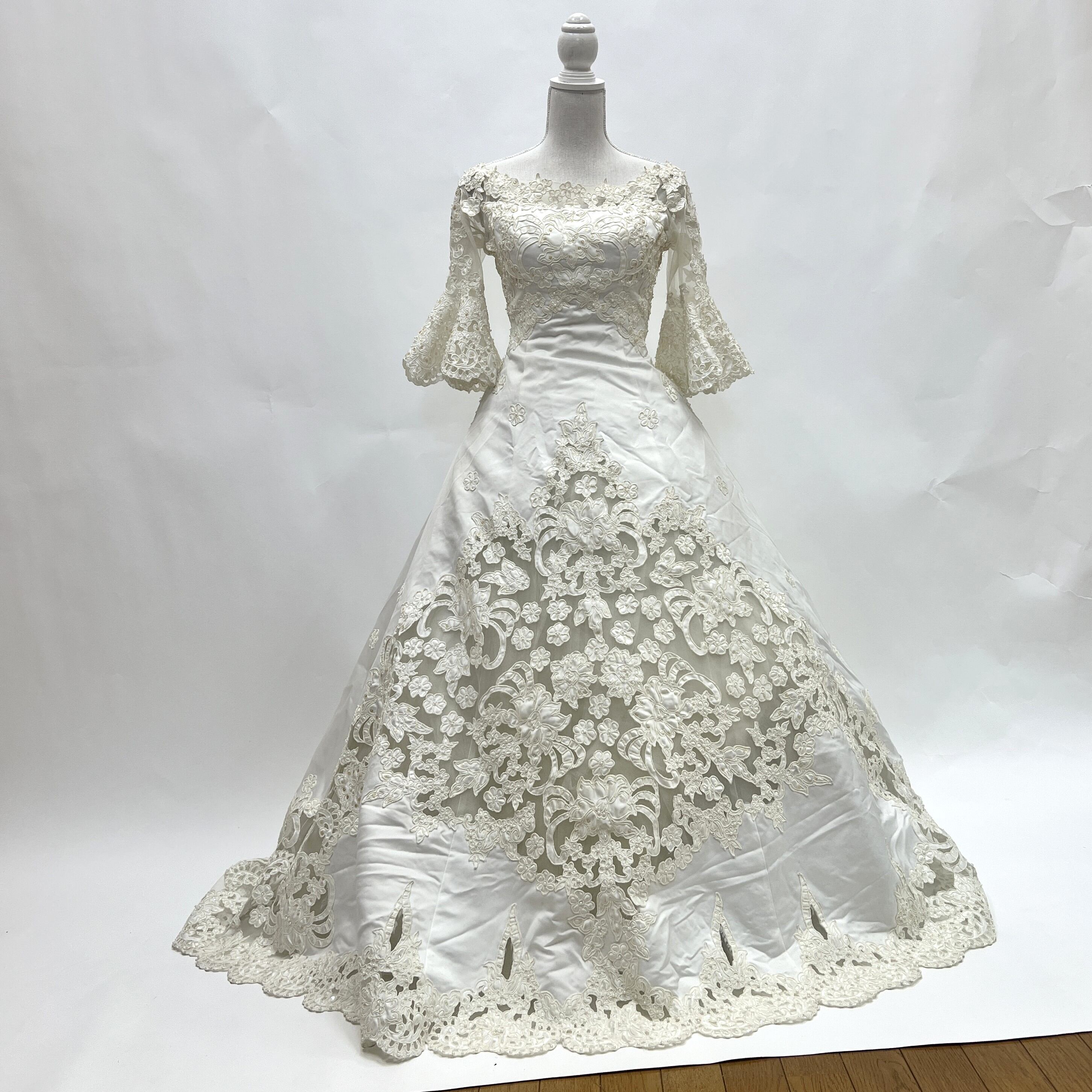 中古 ウェディングドレス Aライン ホワイト フリーサイズ 9~13号T W-349