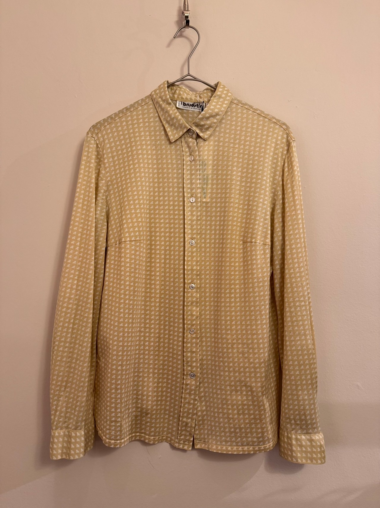 bruestle ベージュレトロプリントシャツ