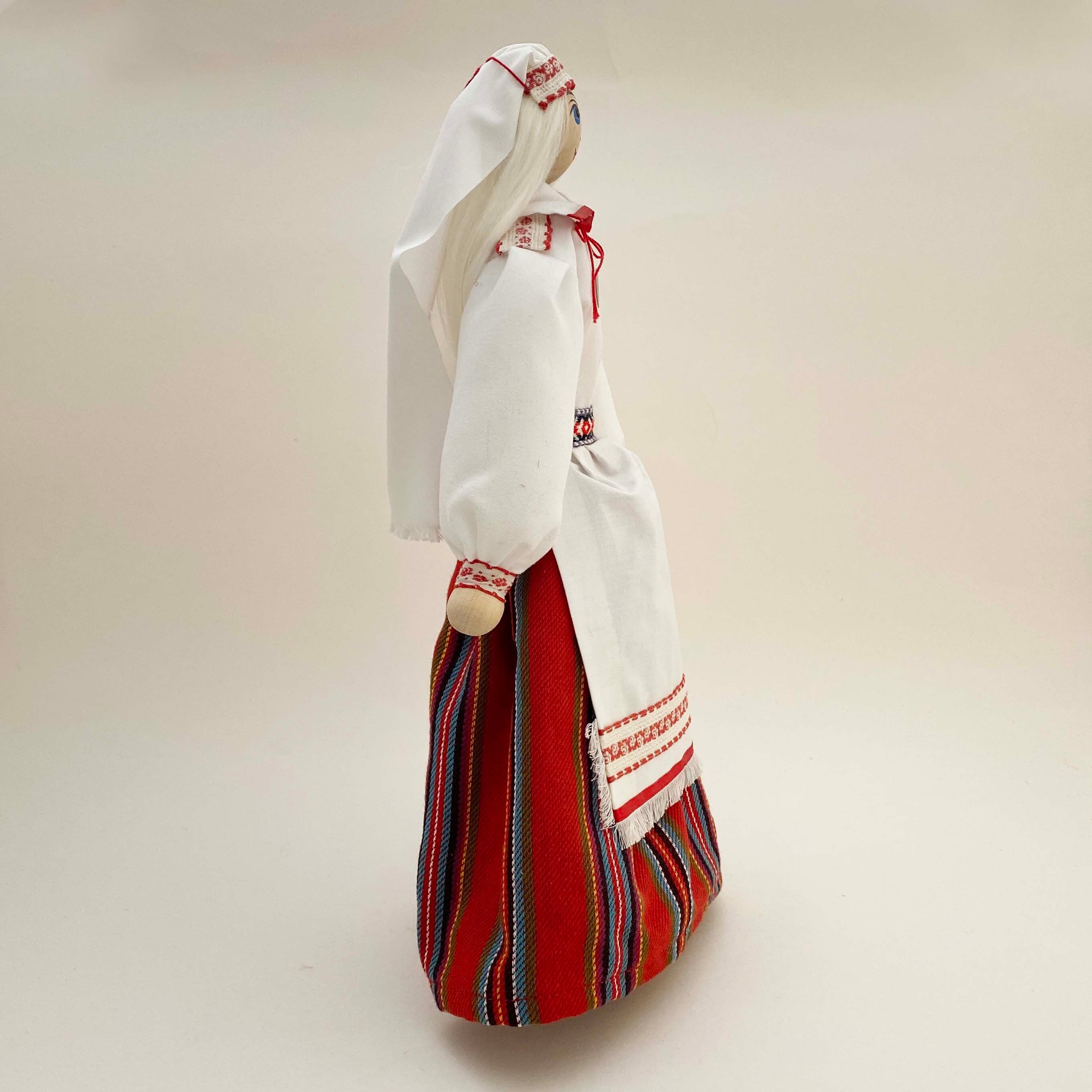 特大エストニアSALVO人形 トルヴァ民族衣装の貴婦人