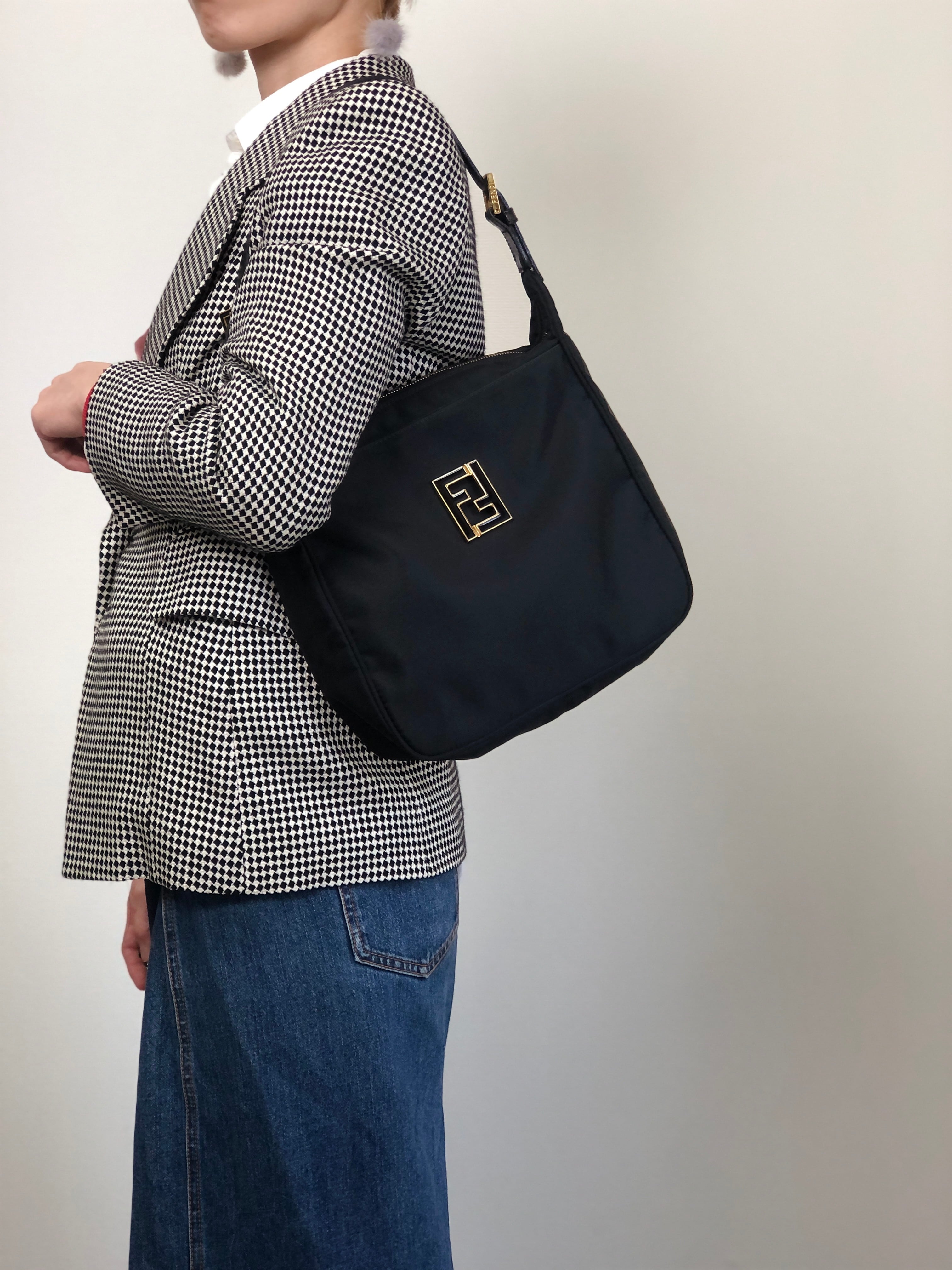 日本直送 名牌中古包 】FENDI フェンディ ショルダーバッグ ブラック