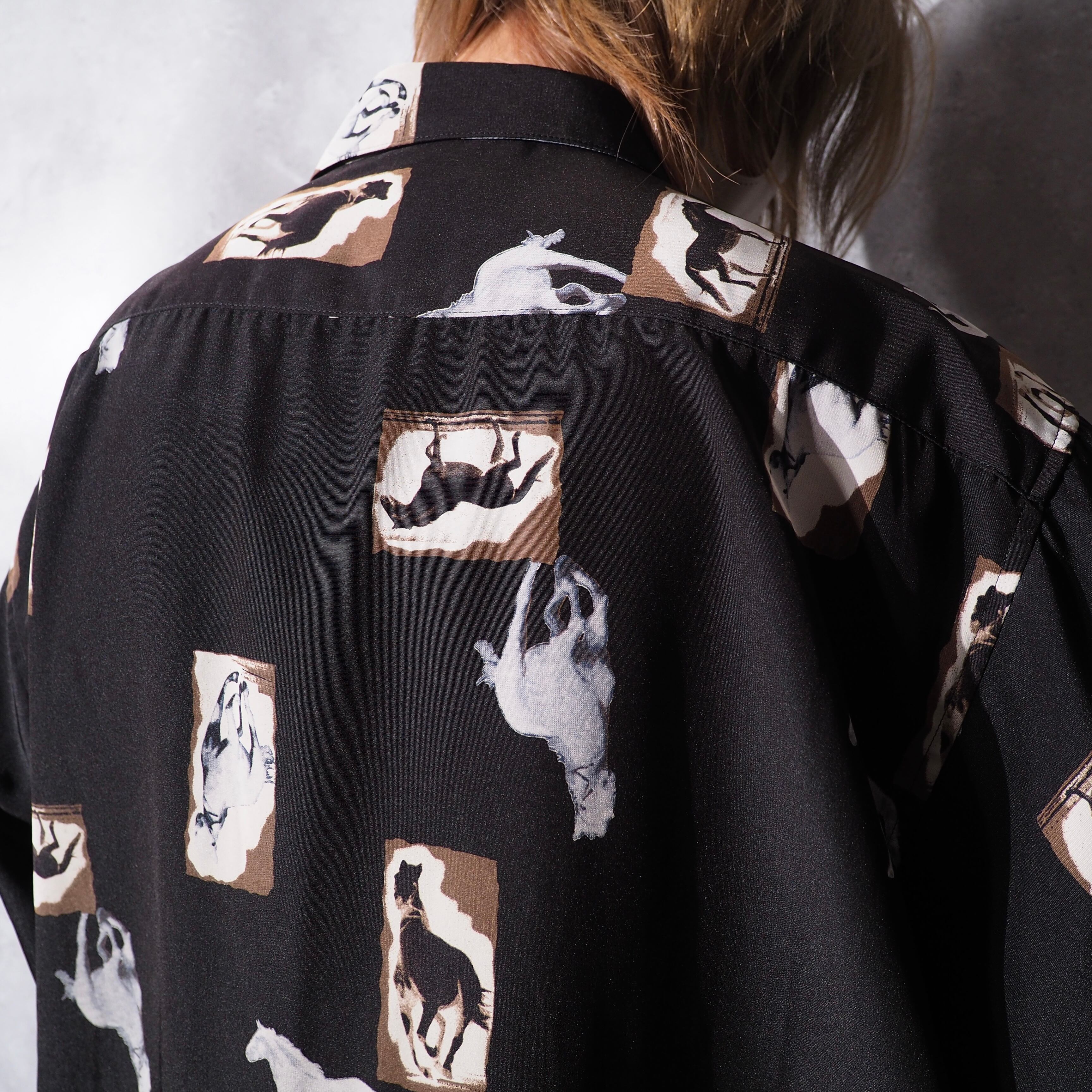 Horse animal printed black box silhouette drape shirt