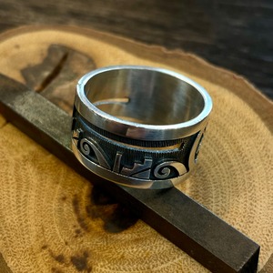 ルシオンコインバ(LucionKoinva) ココペリモチーフリング 22号