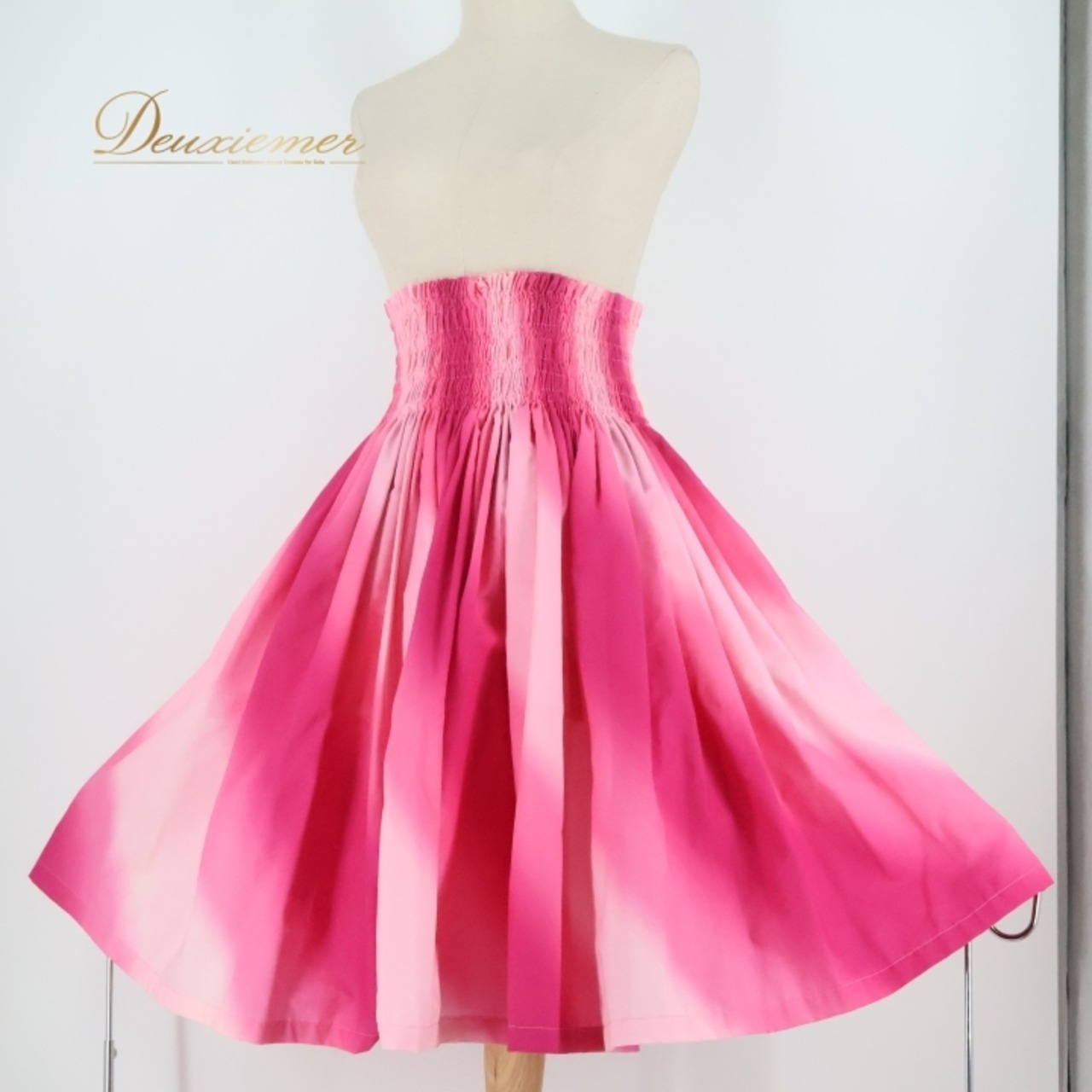 フラダンス 衣装 パウスカート ピンク系 カパリリ 日本製 グラデーション ハワイアン アロハ Kapalili フラ ダンス レッスン 練習 ホワイト系 ピンク 白 濃淡 華やか 鮮やか かわいい おしゃれ シンプル シングル スカート レディース ウエストゴム バルーンスカート ハワイ風 かわいいデザイン 衣装用スカート フラレッスン用 おしゃれコーデ グラデーションスカート