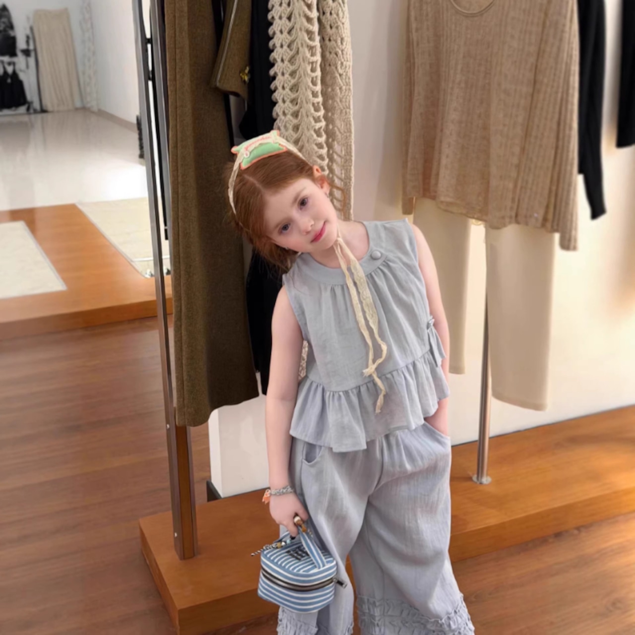 夏フリル裾ベスト＆ボトムスセット