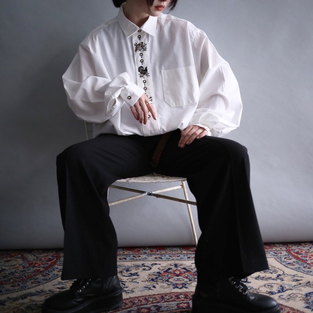 "刺繍" many many birds embroidery design white tyrolean shirt